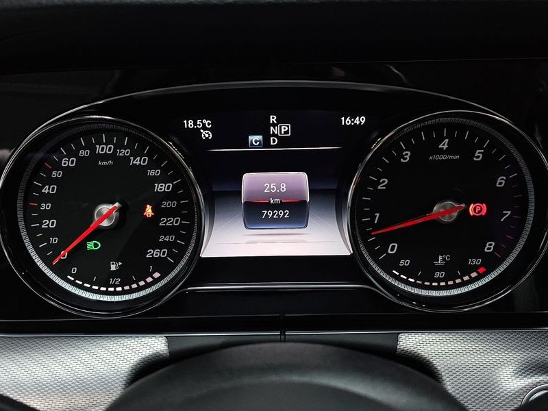 2019 Mercedes-Benz E-Class E300 Avantgarde photo 8