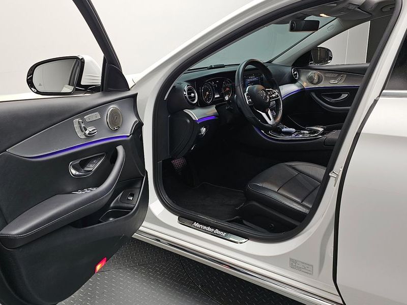2019 Mercedes-Benz E-Class E300 Avantgarde photo 10