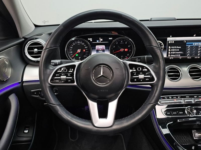 2019 Mercedes-Benz E-Class E300 Avantgarde photo 13