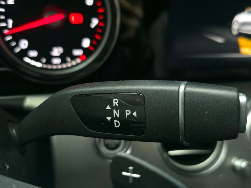 2019 Mercedes-Benz E-Class E300 Avantgarde photo 9