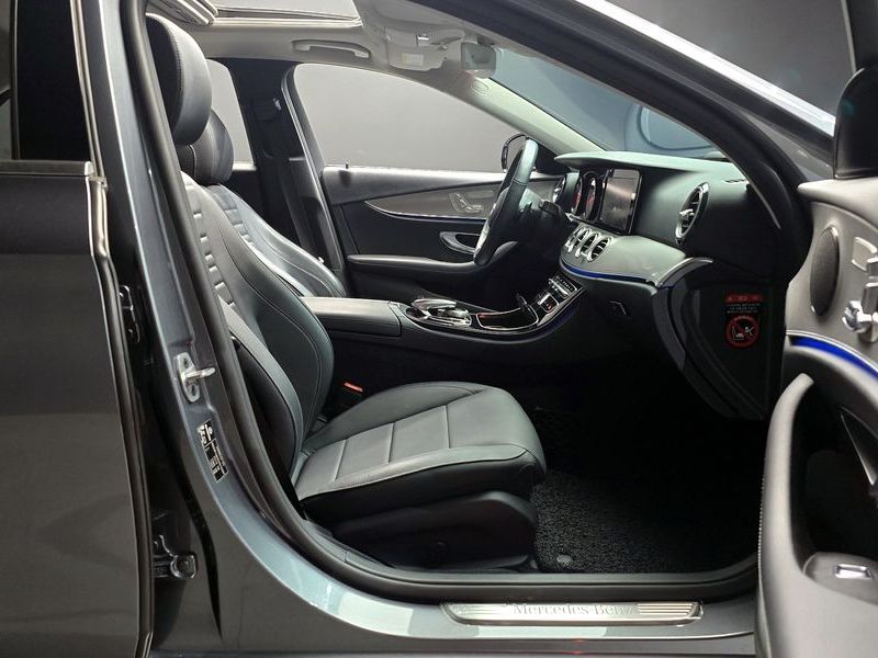 2019 Mercedes-Benz E-Class E300 Avantgarde photo 10
