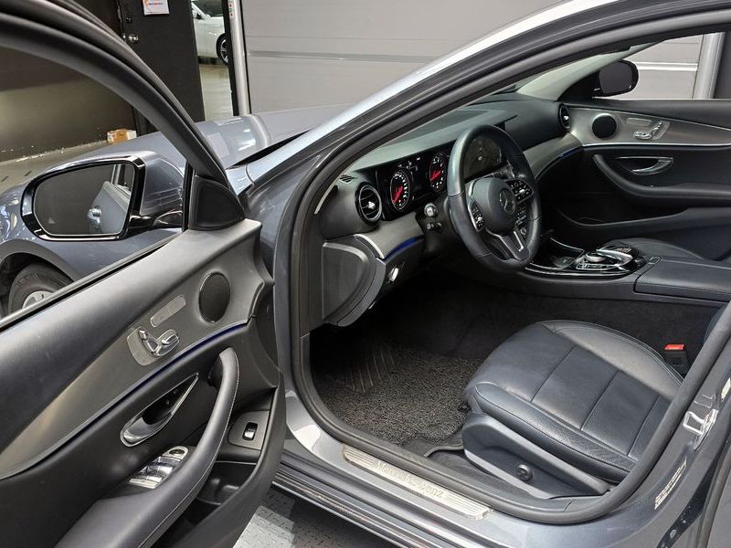2019 Mercedes-Benz E-Class E300 Avantgarde photo 11