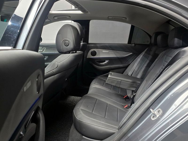 2019 Mercedes-Benz E-Class E300 Avantgarde photo 13
