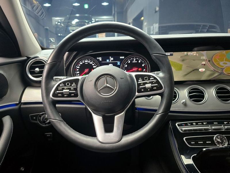 2019 Mercedes-Benz E-Class E300 Avantgarde photo 14