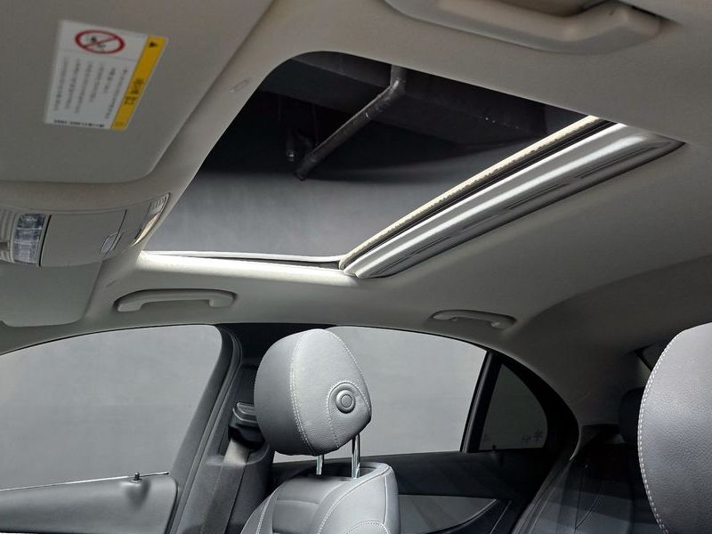 2019 Mercedes-Benz E-Class E300 Avantgarde photo 19