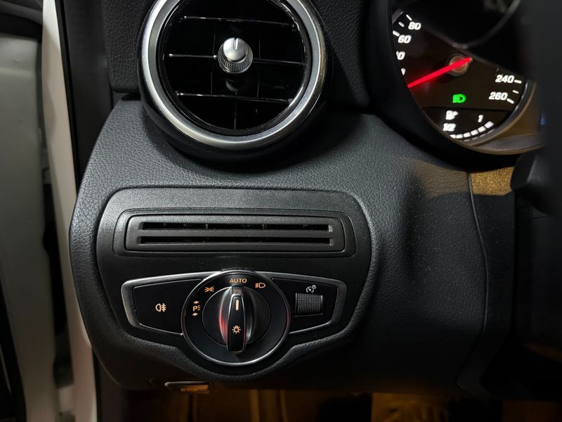 2019 Mercedes-Benz C-Class C200 photo 17