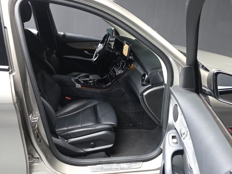 2019 Mercedes-Benz C-Class GLC350e 4MATIC photo 11