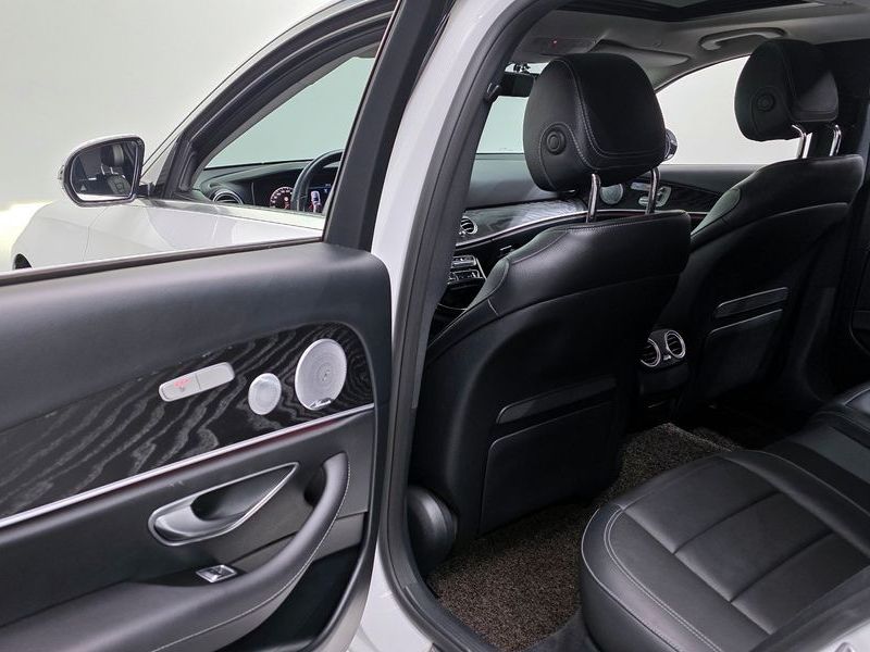 2019 Mercedes-Benz E-Class E300 4MATIC Avnatgarde photo 18
