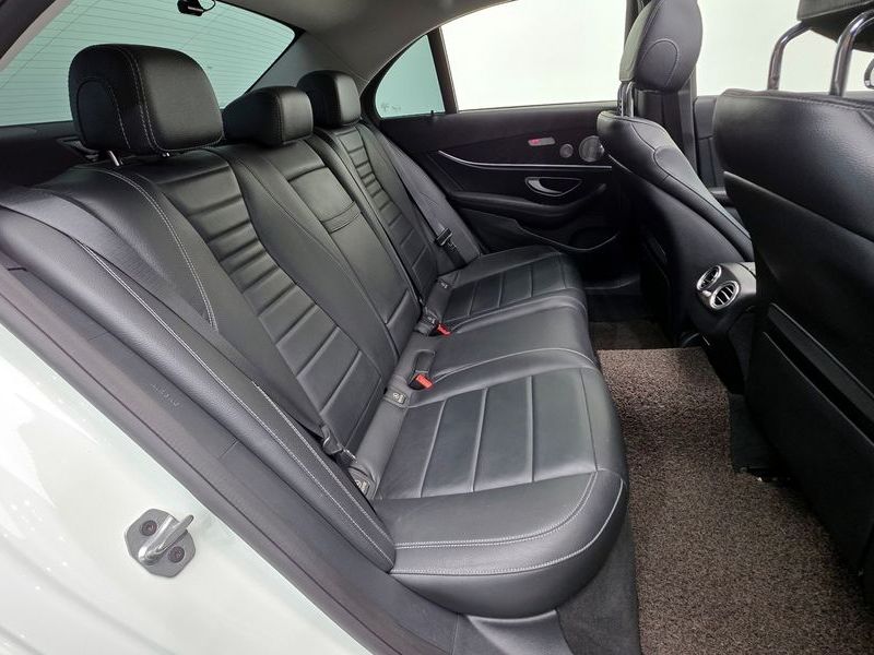 2019 Mercedes-Benz E-Class E300 4MATIC Avnatgarde photo 19