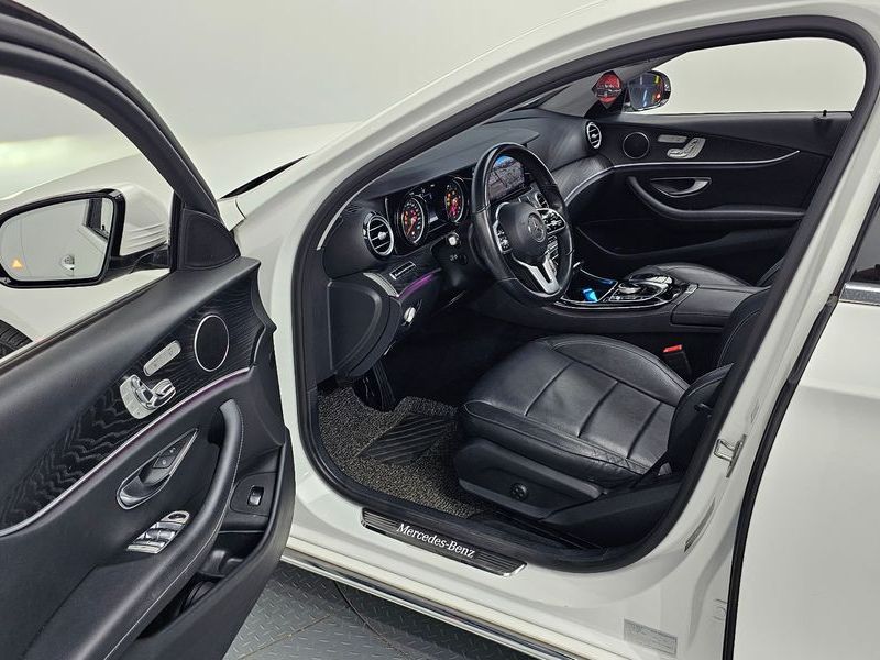 2019 Mercedes-Benz E-Class E220d Avantgarde photo 10