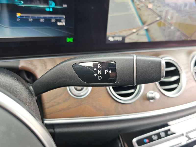 2019 Mercedes-Benz E-Class E300 4MATIC Exclusive photo 9