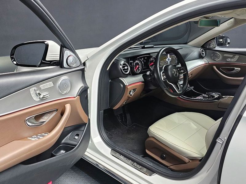 2019 Mercedes-Benz E-Class E300 Avantgarde photo 11