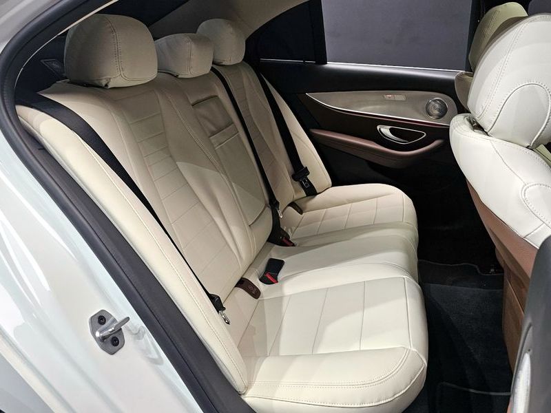 2019 Mercedes-Benz E-Class E300 Avantgarde photo 12
