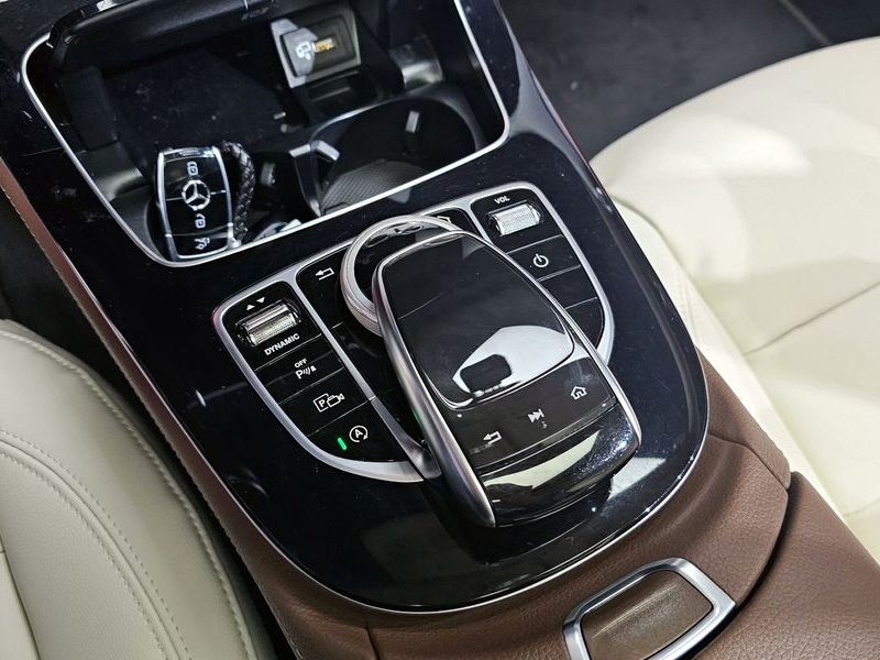 2019 Mercedes-Benz E-Class E300 Avantgarde photo 16