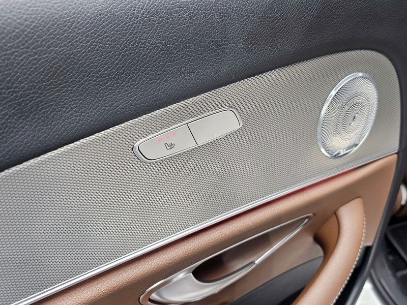 2019 Mercedes-Benz E-Class E300 Avantgarde photo 18