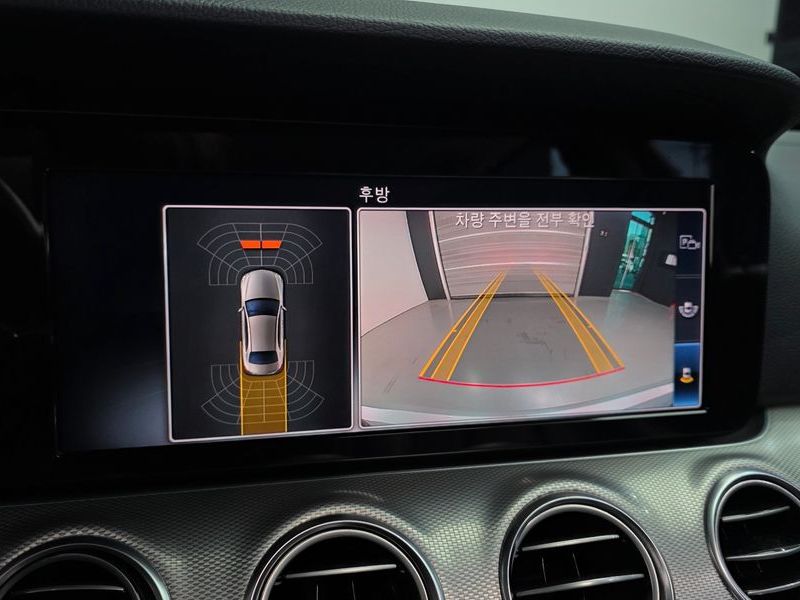 2019 Mercedes-Benz E-Class E300 Avantgarde photo 16