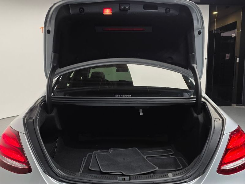 2019 Mercedes-Benz E-Class E300 Avantgarde photo 20