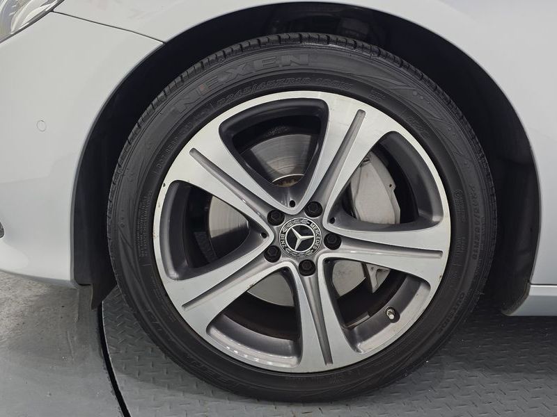 2019 Mercedes-Benz E-Class E300 Avantgarde photo 21