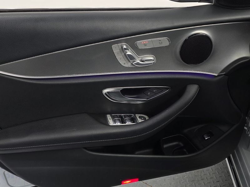 2019 Mercedes-Benz E-Class E300 Avantgarde photo 24