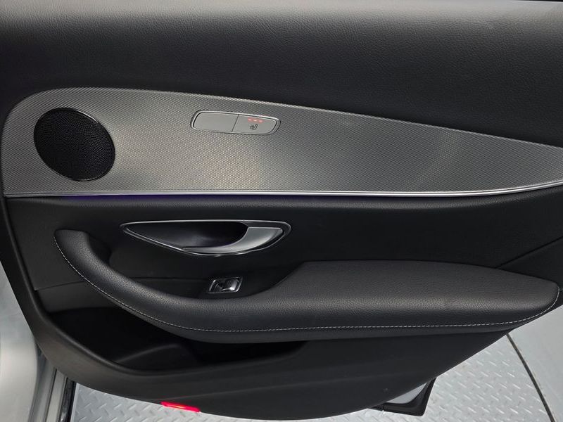 2019 Mercedes-Benz E-Class E300 Avantgarde photo 25