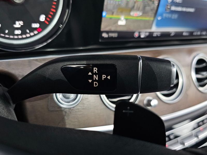 2019 Mercedes-Benz E-Class E220d 4MATIC Exclusive photo 9