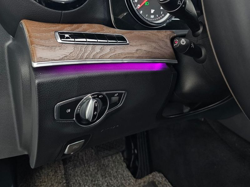 2019 Mercedes-Benz E-Class E220d 4MATIC Exclusive photo 19