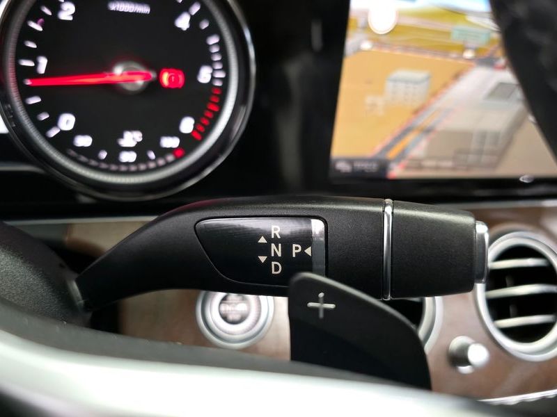 2019 Mercedes-Benz E-Class E220d 4MATIC Exclusive photo 9