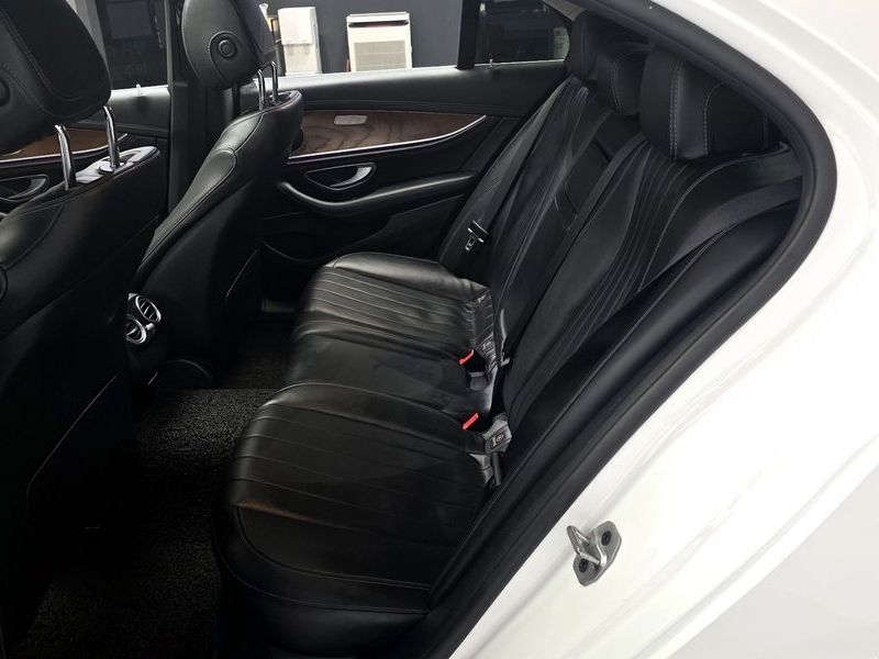 2019 Mercedes-Benz E-Class E220d 4MATIC Exclusive photo 12