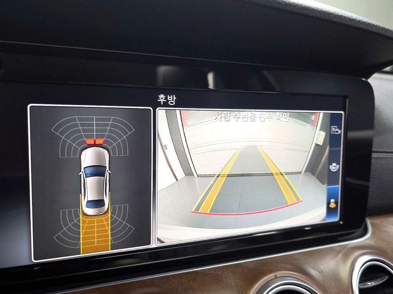 2019 Mercedes-Benz E-Class E220d 4MATIC Exclusive photo 15
