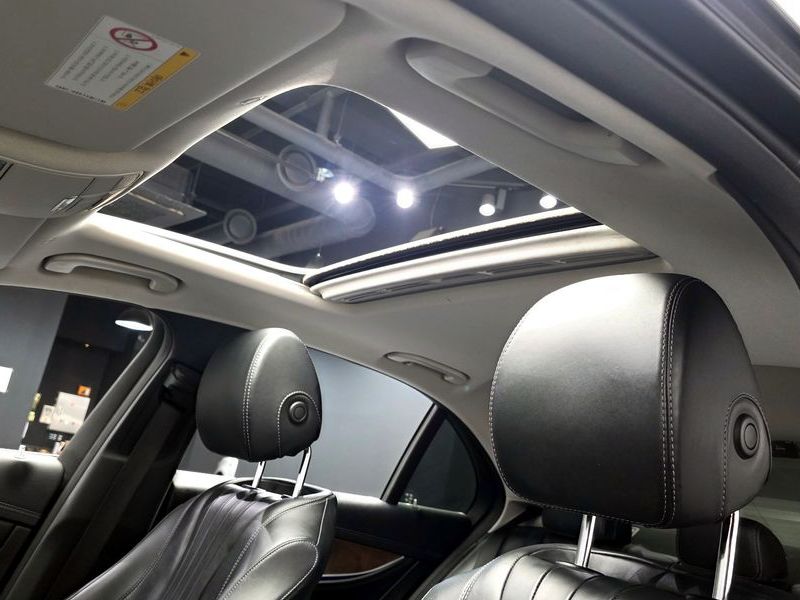 2019 Mercedes-Benz E-Class E220d 4MATIC Exclusive photo 16