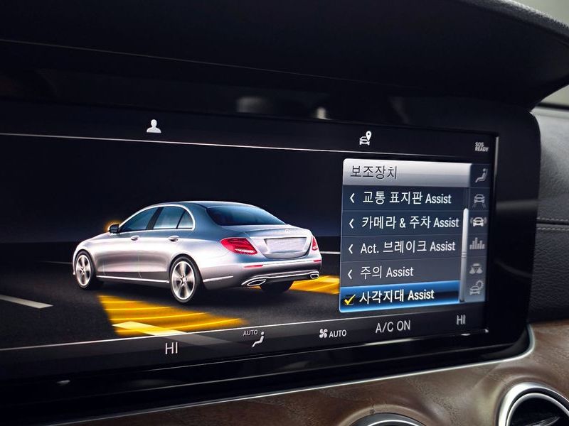 2019 Mercedes-Benz E-Class E220d 4MATIC Exclusive photo 20