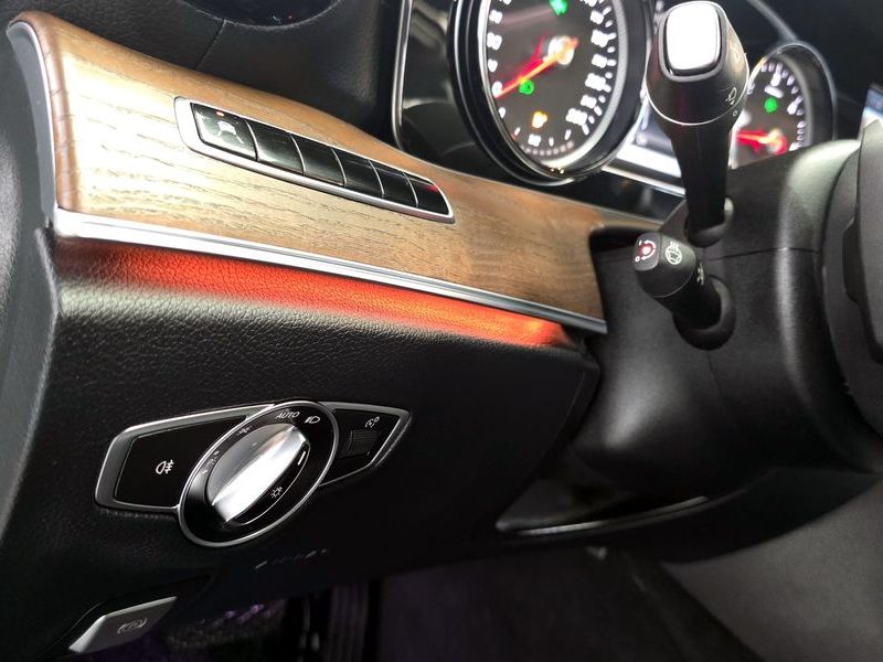 2019 Mercedes-Benz E-Class E220d 4MATIC Exclusive photo 28