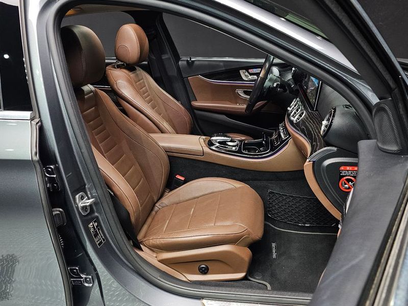 2019 Mercedes-Benz E-Class E300 4MATIC Avnatgarde photo 10