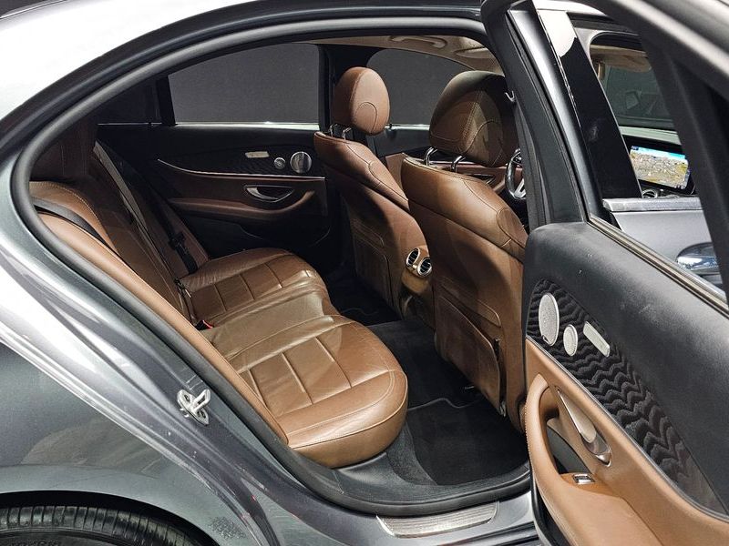 2019 Mercedes-Benz E-Class E300 4MATIC Avnatgarde photo 11