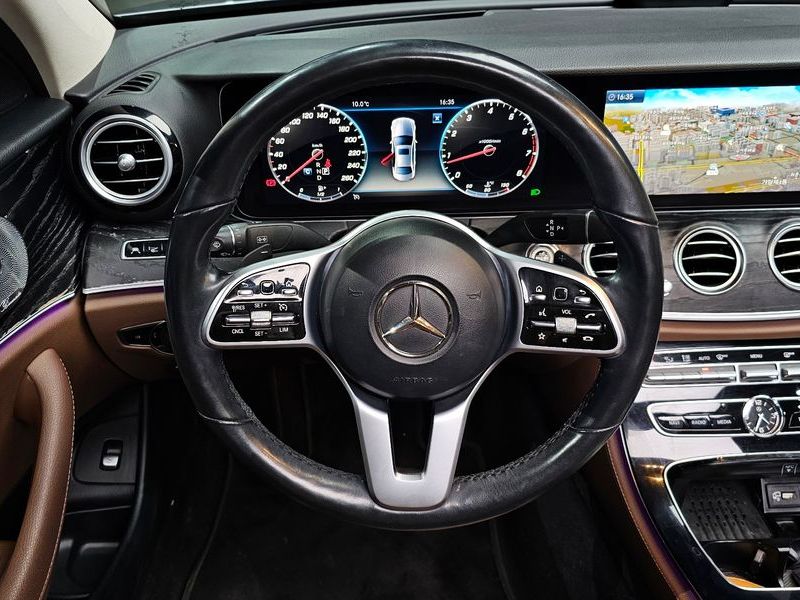 2019 Mercedes-Benz E-Class E300 4MATIC Avnatgarde photo 13