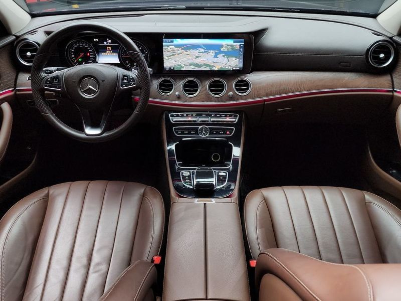 2017 Mercedes-Benz E-Class E220d Exclusive photo 7