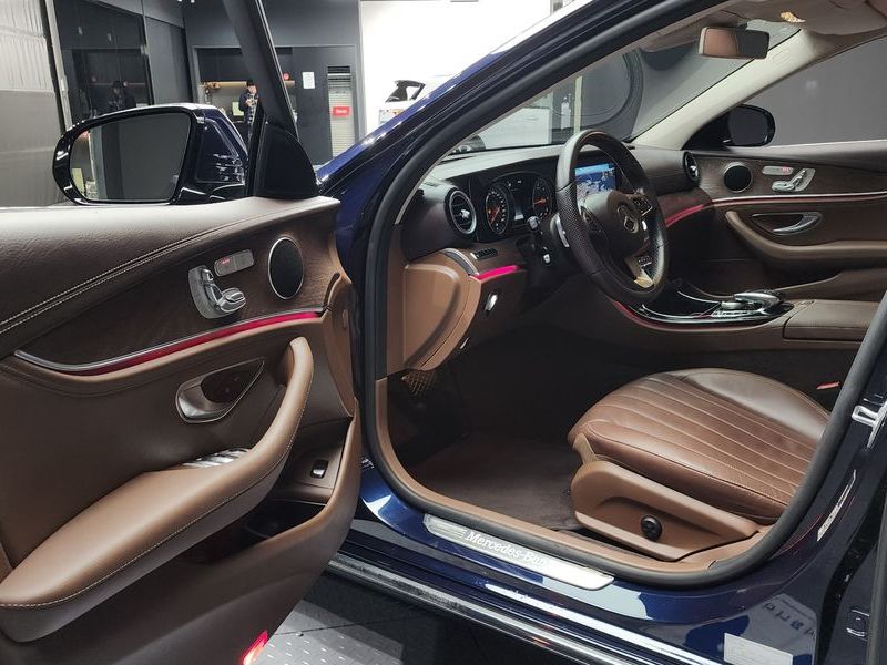 2017 Mercedes-Benz E-Class E220d Exclusive photo 10