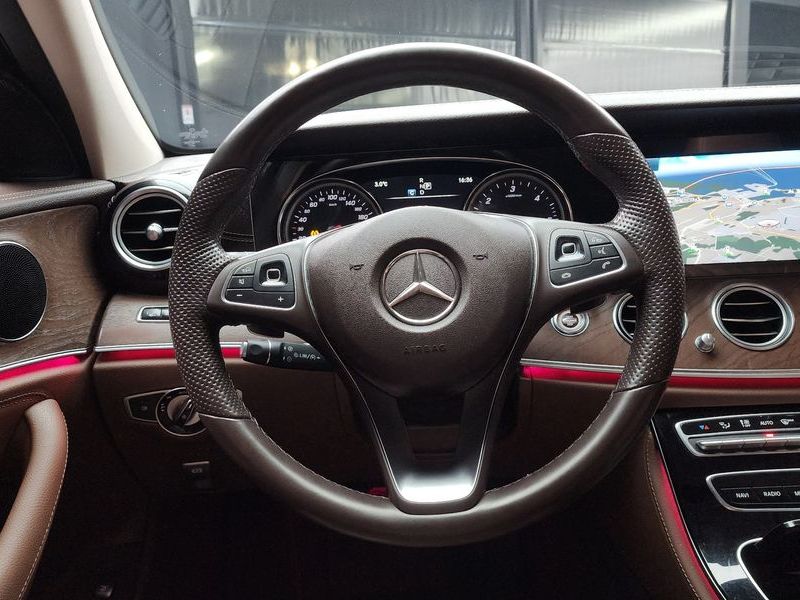 2017 Mercedes-Benz E-Class E220d Exclusive photo 13