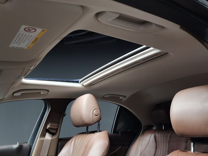2017 Mercedes-Benz E-Class E220d Exclusive photo 18