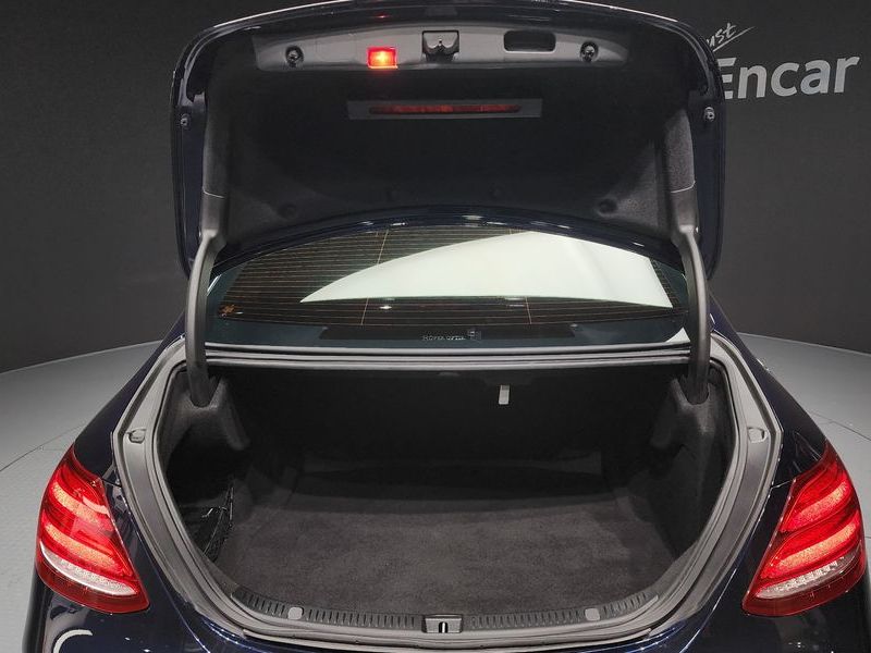 2017 Mercedes-Benz E-Class E220d Exclusive photo 20