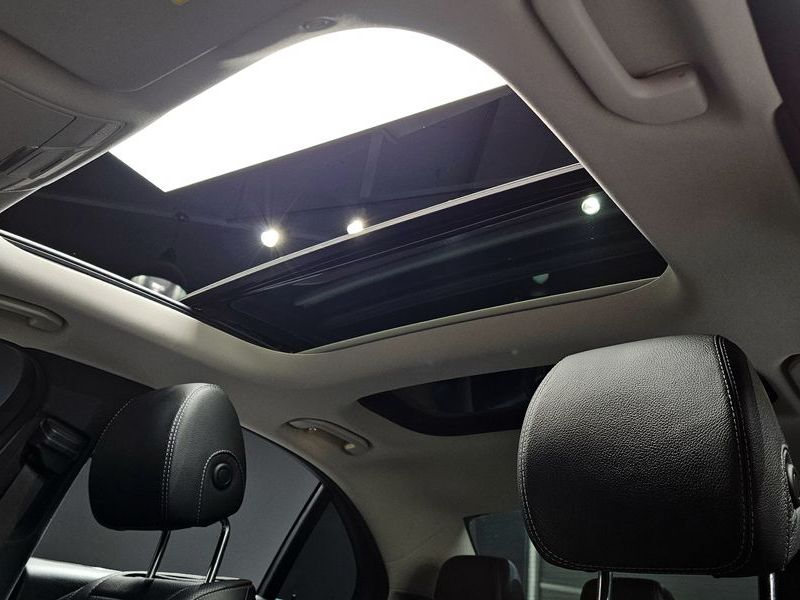 2017 Mercedes-Benz E-Class E300 Avantgarde photo 18
