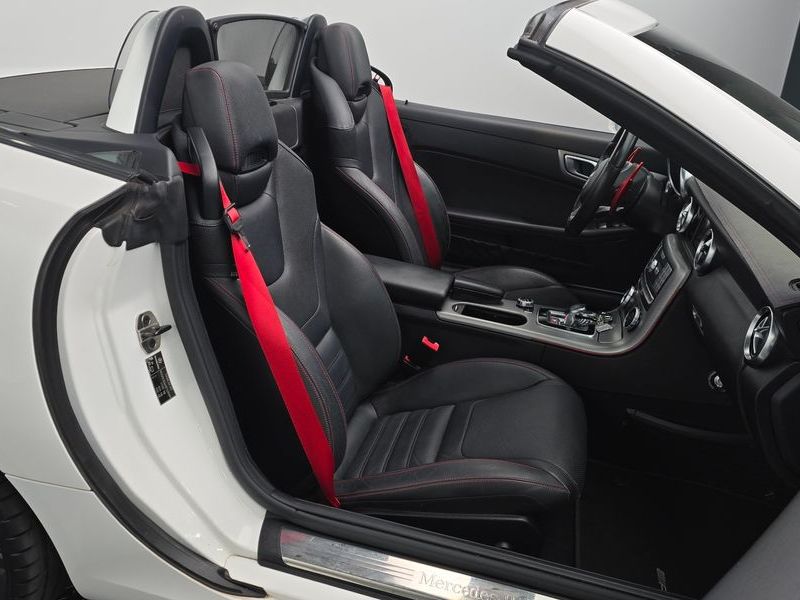 2017 Mercedes-Benz C-Class SLC200 photo 10