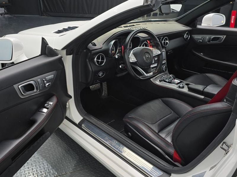 2017 Mercedes-Benz C-Class SLC200 photo 11