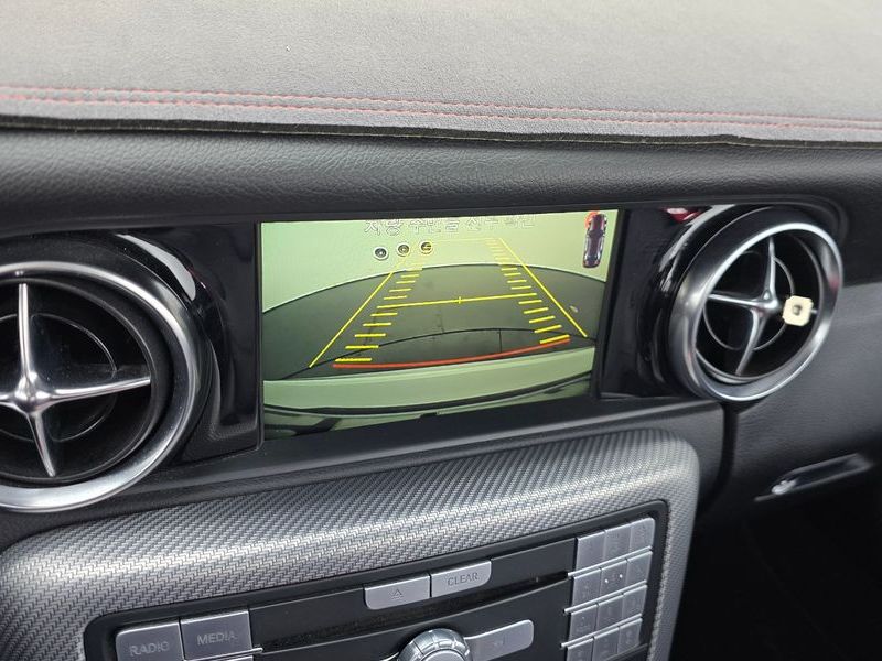 2017 Mercedes-Benz C-Class SLC200 photo 16