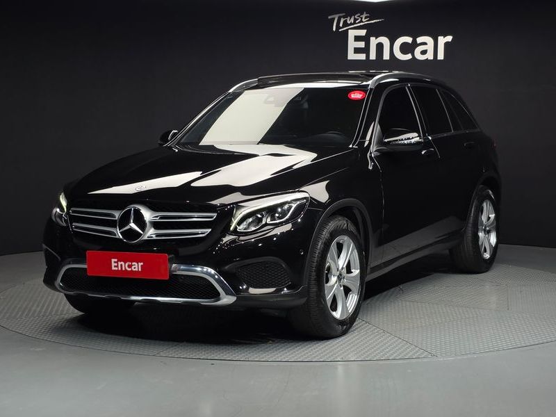 2017 Mercedes-Benz C-Class GLC220 d 4MATIC photo 1