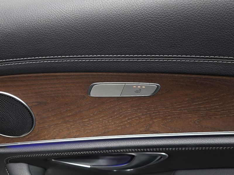2017 Mercedes-Benz E-Class E300 4MATIC Exclusive photo 18