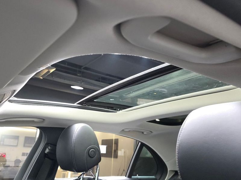 2017 Mercedes-Benz E-Class E300 4MATIC Exclusive photo 19
