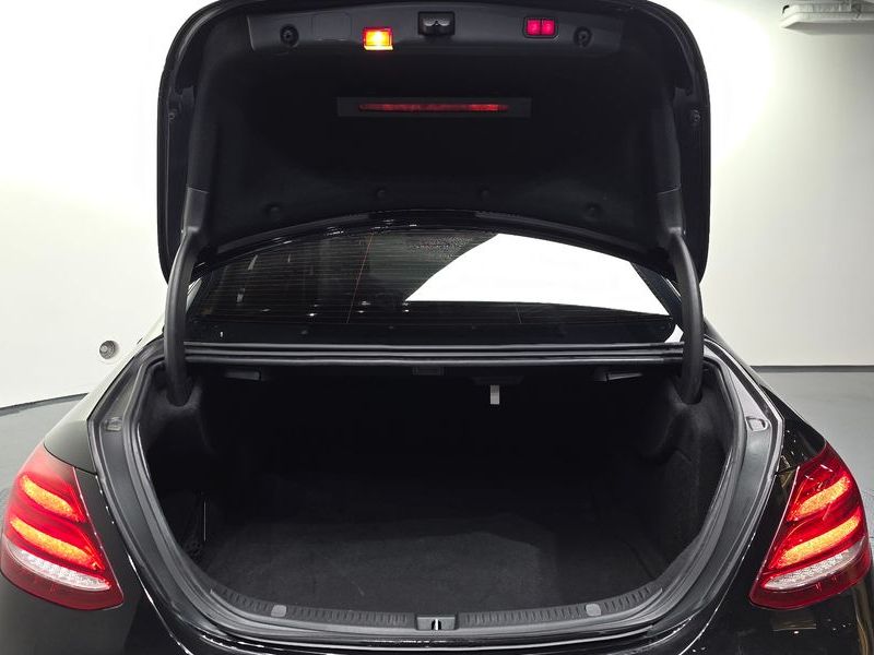 2017 Mercedes-Benz E-Class E300 4MATIC Exclusive photo 20