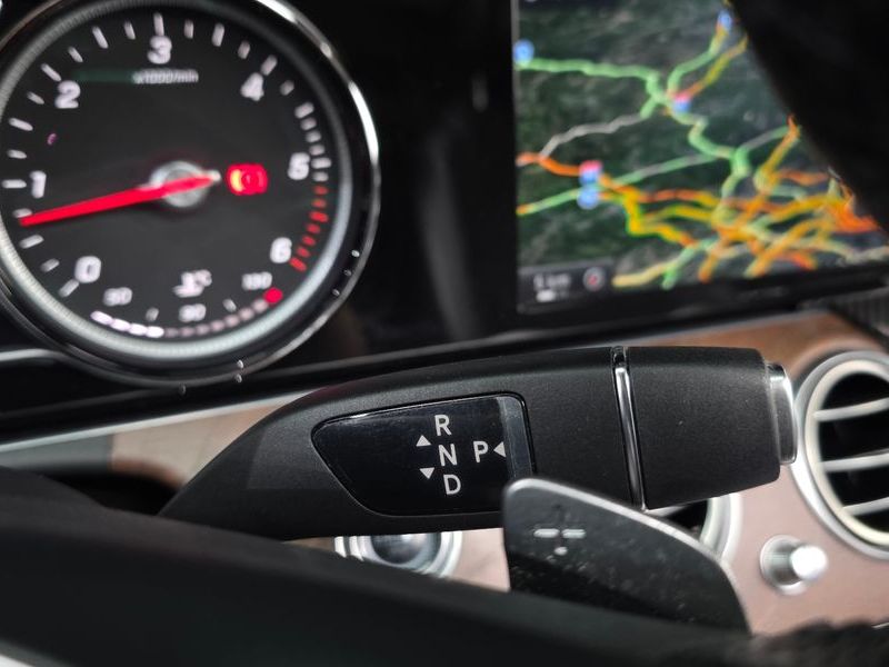 2017 Mercedes-Benz E-Class E220d Exclusive photo 9