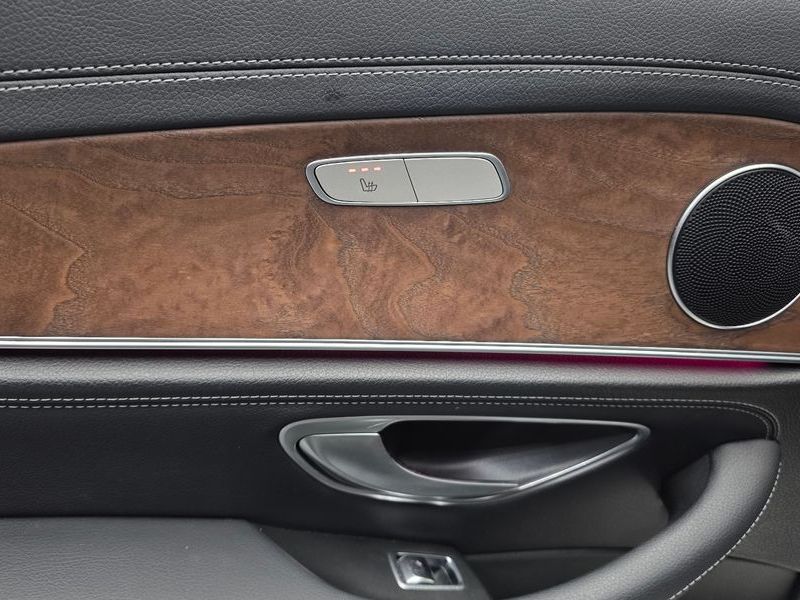 2017 Mercedes-Benz E-Class E220d Exclusive photo 18